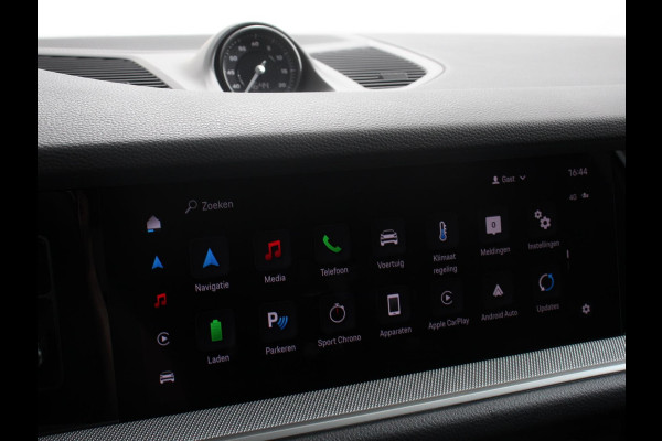 Porsche Cayenne 3.0 E-Hybrid Akrapovic met soundbox Luchtvering Leder Panoramadak Camera Navigatie Elektrische comfortstoelen DAB+ Led Adaptieve cruise control Climate control Lichtmetalen velgen Apple Carplay/ Android Auto