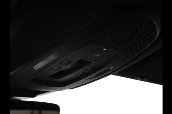 Porsche Cayenne 3.0 E-Hybrid Akrapovic met soundbox Luchtvering Leder Panoramadak Camera Navigatie Elektrische comfortstoelen DAB+ Led Adaptieve cruise control Climate control Lichtmetalen velgen Apple Carplay/ Android Auto