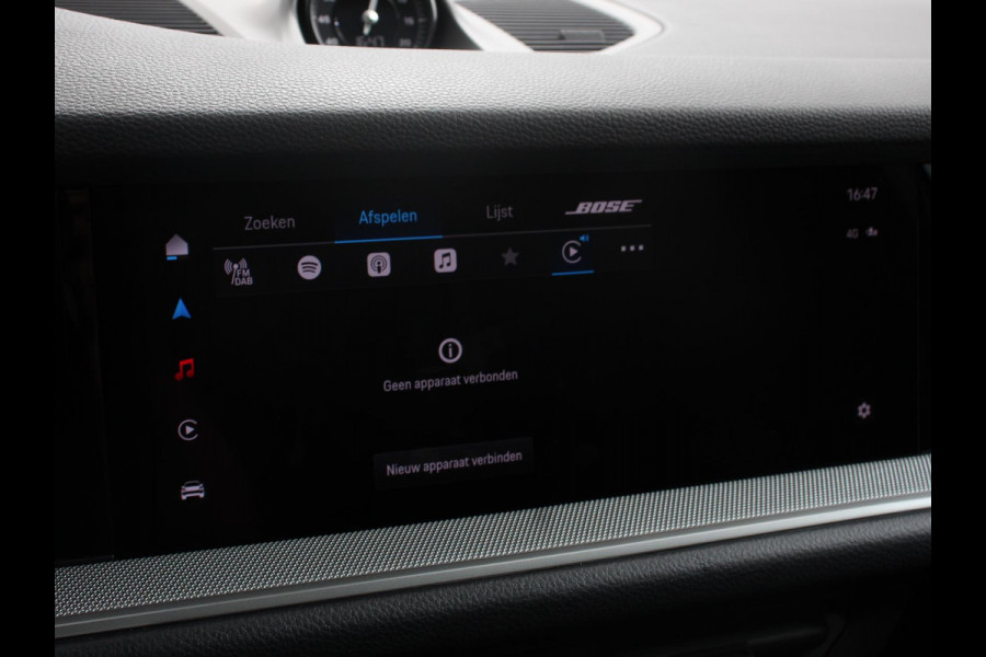 Porsche Cayenne 3.0 E-Hybrid Akrapovic met soundbox Luchtvering Leder Panoramadak Camera Navigatie Elektrische comfortstoelen DAB+ Led Adaptieve cruise control Climate control Lichtmetalen velgen Apple Carplay/ Android Auto