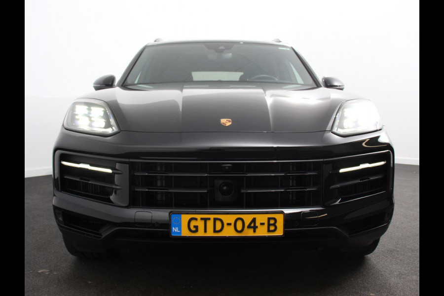 Porsche Cayenne 3.0 E-Hybrid Akrapovic met soundbox Luchtvering Leder Panoramadak Camera Navigatie Elektrische comfortstoelen DAB+ Led Adaptieve cruise control Climate control Lichtmetalen velgen Apple Carplay/ Android Auto