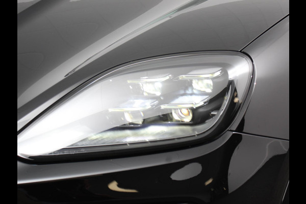 Porsche Cayenne 3.0 E-Hybrid Akrapovic met soundbox Luchtvering Leder Panoramadak Camera Navigatie Elektrische comfortstoelen DAB+ Led Adaptieve cruise control Climate control Lichtmetalen velgen Apple Carplay/ Android Auto
