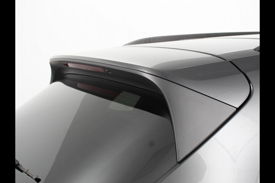 Porsche Cayenne 3.0 E-Hybrid Akrapovic met soundbox Luchtvering Leder Panoramadak Camera Navigatie Elektrische comfortstoelen DAB+ Led Adaptieve cruise control Climate control Lichtmetalen velgen Apple Carplay/ Android Auto