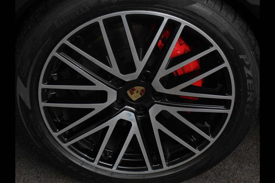 Porsche Cayenne 3.0 E-Hybrid Akrapovic met soundbox Luchtvering Leder Panoramadak Camera Navigatie Elektrische comfortstoelen DAB+ Led Adaptieve cruise control Climate control Lichtmetalen velgen Apple Carplay/ Android Auto