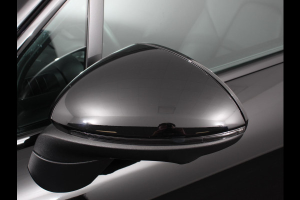 Porsche Cayenne 3.0 E-Hybrid Akrapovic met soundbox Luchtvering Leder Panoramadak Camera Navigatie Elektrische comfortstoelen DAB+ Led Adaptieve cruise control Climate control Lichtmetalen velgen Apple Carplay/ Android Auto