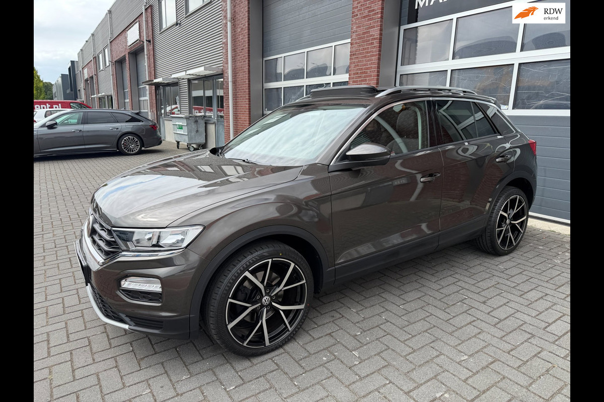 Volkswagen T-Roc 1.5 TSI DSG ACC Pano Carplay Navi PDC Lane