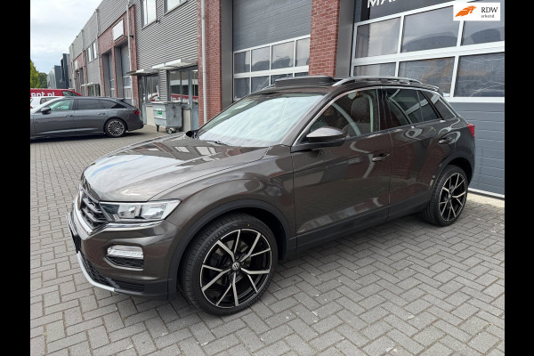 Volkswagen T-Roc 1.5 TSI DSG ACC Pano Carplay Navi PDC Lane
