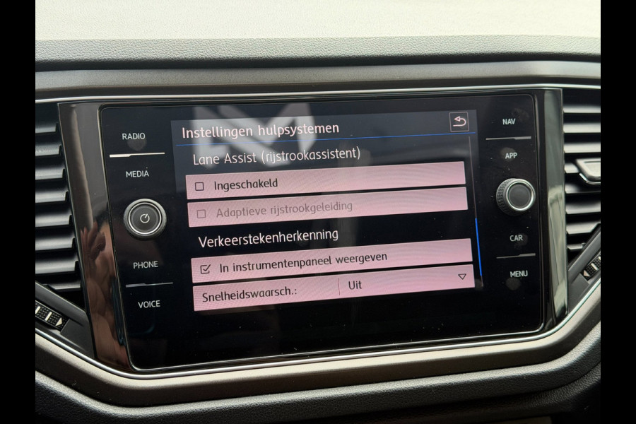 Volkswagen T-Roc 1.5 TSI DSG ACC Pano Carplay Navi PDC Lane