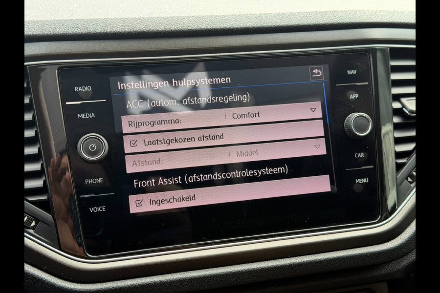 Volkswagen T-Roc 1.5 TSI DSG ACC Pano Carplay Navi PDC Lane