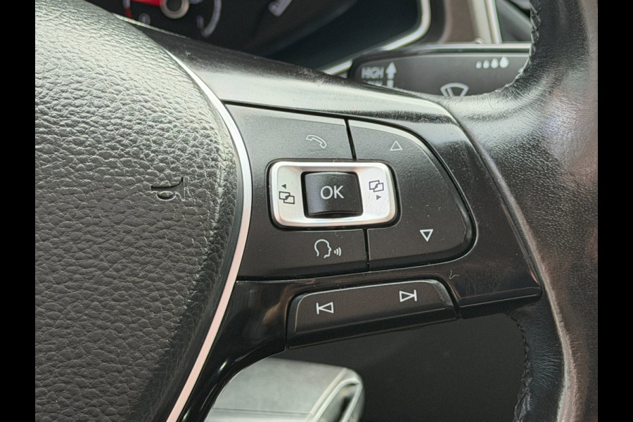Volkswagen T-Roc 1.5 TSI DSG ACC Pano Carplay Navi PDC Lane