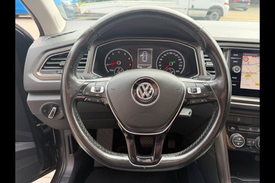 Volkswagen T-Roc 1.5 TSI DSG ACC Pano Carplay Navi PDC Lane