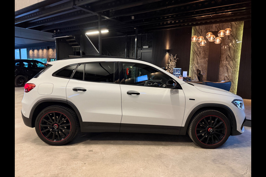 Mercedes-Benz GLA 250 e AMG Line Edition one|Pano|Sfeer|Carplay