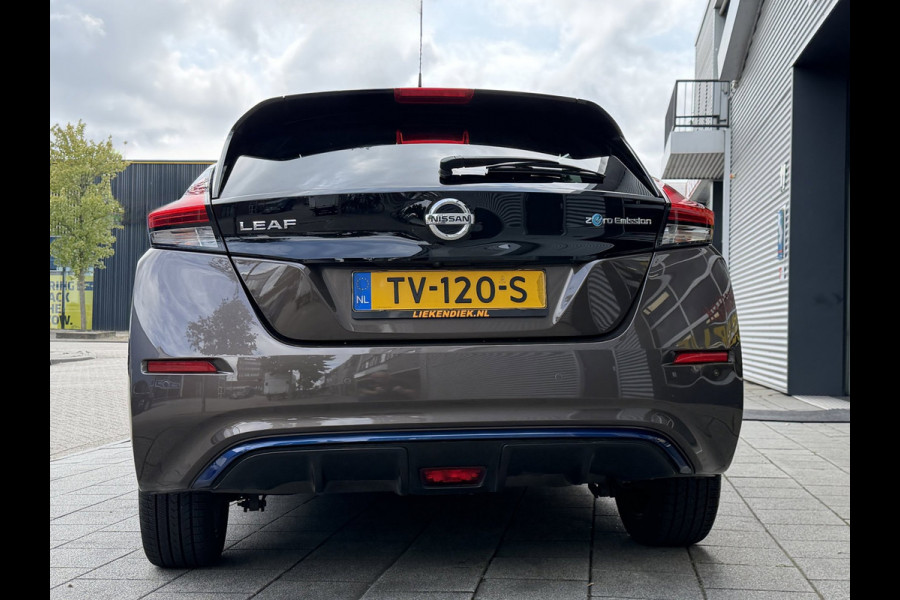 Nissan Leaf Tekna 40 kWh - Automaat I Navigatie I Camera 360 I PDC I LED I Leer I Sport velgen I Dealer onderhouden