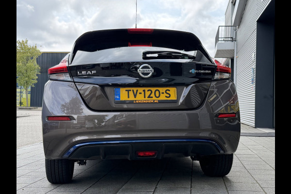 Nissan Leaf Tekna 40 kWh - Automaat I Navigatie I Camera 360 I PDC I LED I Leer I Sport velgen I Dealer onderhouden