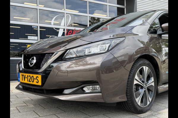 Nissan Leaf Tekna 40 kWh - Automaat I Navigatie I Camera 360 I PDC I LED I Leer I Sport velgen I Dealer onderhouden