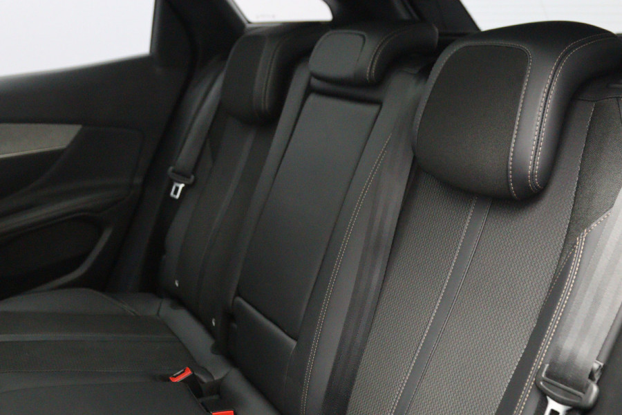 Peugeot 3008 1.2 PureTech 130 PK GT, Panoramadak, Trekhaak, Adap. Cruise Control, Carplay, Camera