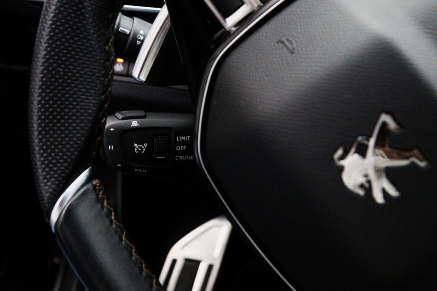 Peugeot 3008 1.2 PureTech 130 PK GT, Panoramadak, Trekhaak, Adap. Cruise Control, Carplay, Camera