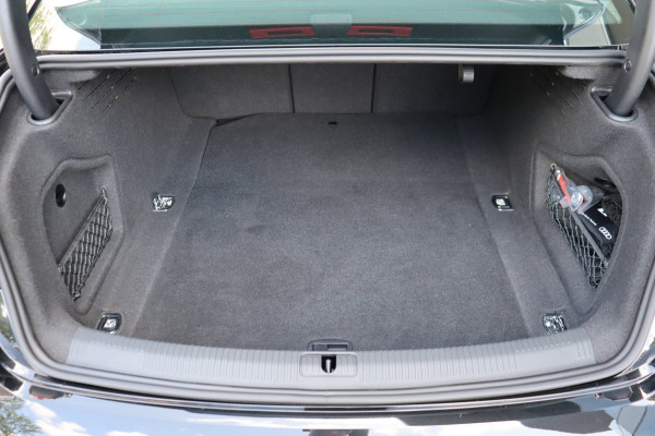 Audi A4 Limousine 35 TFSI Advanced Edition org.NL