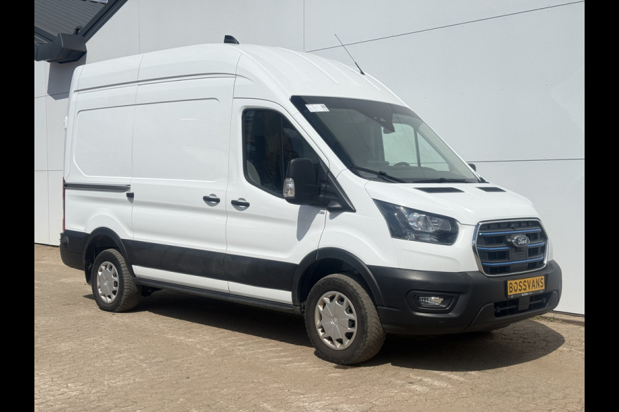 Ford E-Transit 68kWh 184PK L2H3 317km WLTP 97.3% (SOH) BEV Snelladen 360° Camera Climate Control Cruise Control Navigatie Carplay Parkeersensoren v+a