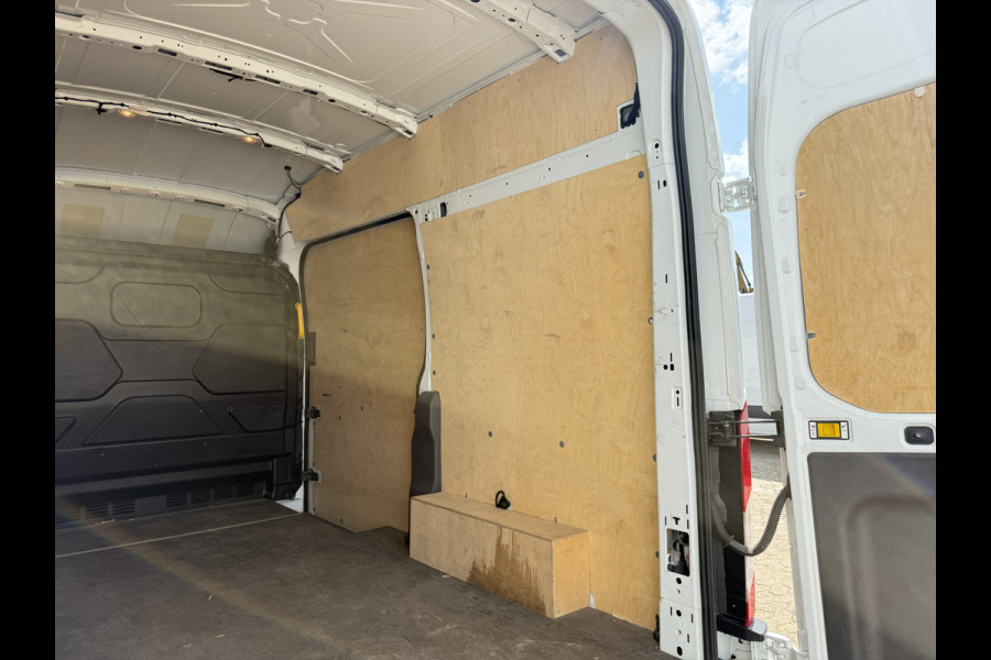 Ford E-Transit 68kWh 184PK L2H3 317km WLTP 97.3% (SOH) BEV Snelladen 360° Camera Climate Control Cruise Control Navigatie Carplay Parkeersensoren v+a