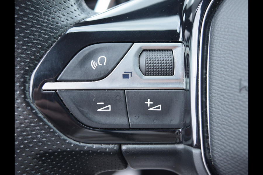Peugeot 5008 1.2 PureTech GT-Line | 130 PK | 7-PERSOONS | LEDEREN BEKLEDING | PARKEERSENSOREN MET CAMERA | ELEKTR. ACHTERKLEP | CLIMATE CONTROL | SCHUIF-KANTELDAK