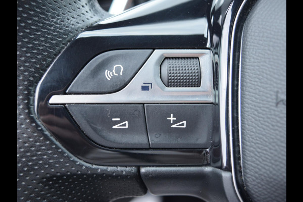 Peugeot 5008 1.2 PureTech GT-Line | 130 PK | 7-PERSOONS | LEDEREN BEKLEDING | PARKEERSENSOREN MET CAMERA | ELEKTR. ACHTERKLEP | CLIMATE CONTROL | SCHUIF-KANTELDAK