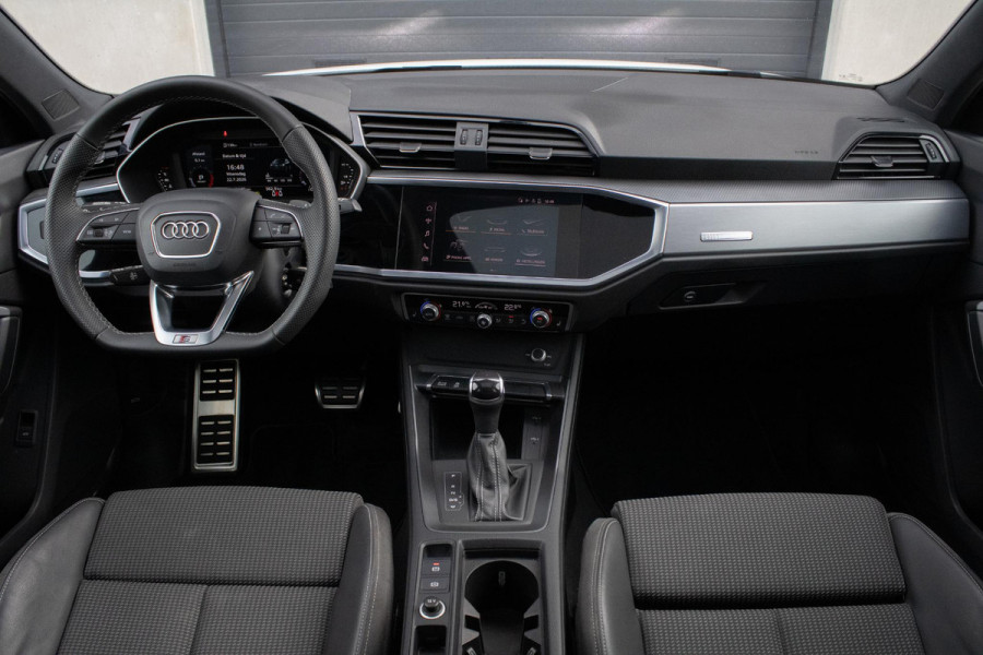 Audi Q3 Sportback 35 TFSI S line PANO CAMERA DODEHOEK CARPLAY