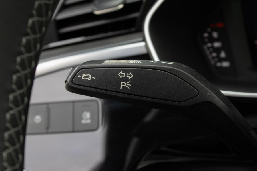 Audi Q3 Sportback 35 TFSI S line PANO CAMERA DODEHOEK CARPLAY