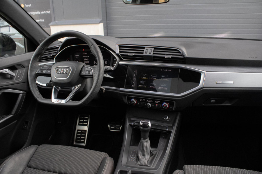 Audi Q3 Sportback 35 TFSI S line PANO CAMERA DODEHOEK CARPLAY