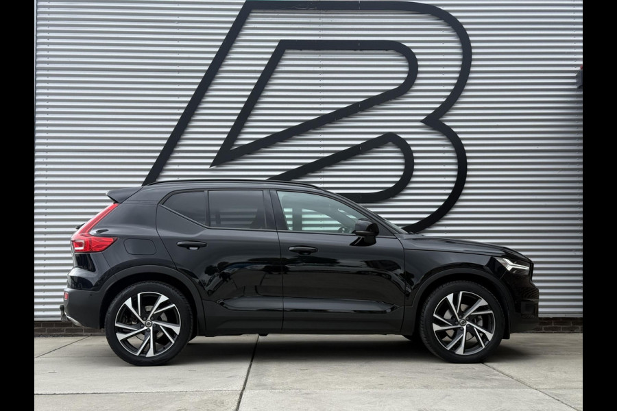 Volvo XC40 2.0 T5 AWD R-Design Intro Edition 1e Eigenaar|Pano|H&K|Camera|Trekhaak|Adap Cruise|Stuur+Stoel verw V+A|Carplay|Elek Achterklep|PDC V+A|N.A.P|APK tot 04-2027