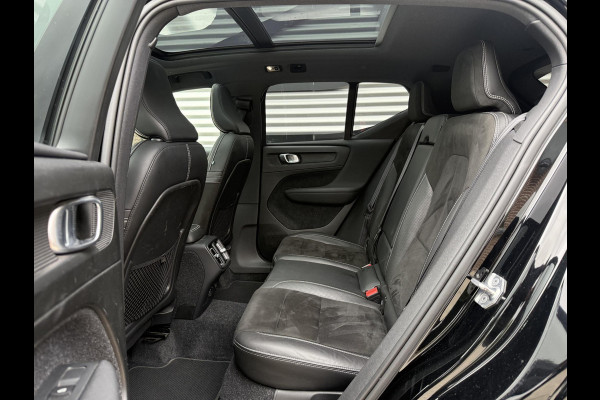 Volvo XC40 2.0 T5 AWD R-Design Intro Edition 1e Eigenaar|Pano|H&K|Camera|Trekhaak|Adap Cruise|Stuur+Stoel verw V+A|Carplay|Elek Achterklep|PDC V+A|N.A.P|APK tot 04-2027
