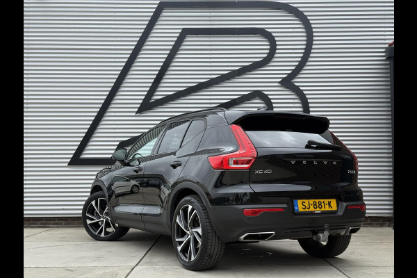 Volvo XC40 2.0 T5 AWD R-Design Intro Edition 1e Eigenaar|Pano|H&K|Camera|Trekhaak|Adap Cruise|Stuur+Stoel verw V+A|Carplay|Elek Achterklep|PDC V+A|N.A.P|APK tot 04-2027