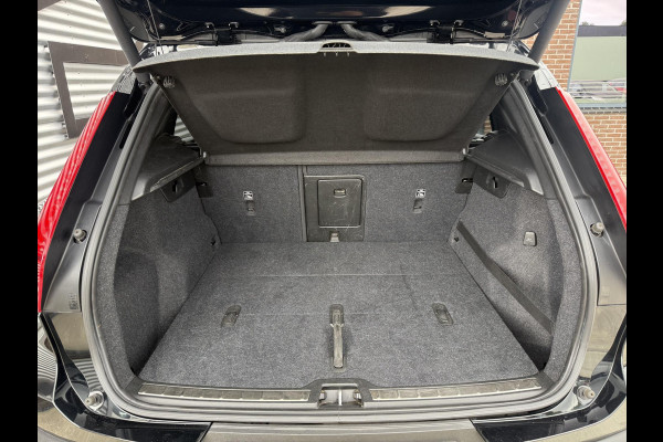 Volvo XC40 2.0 T5 AWD R-Design Intro Edition 1e Eigenaar|Pano|H&K|Camera|Trekhaak|Adap Cruise|Stuur+Stoel verw V+A|Carplay|Elek Achterklep|PDC V+A|N.A.P|APK tot 04-2027