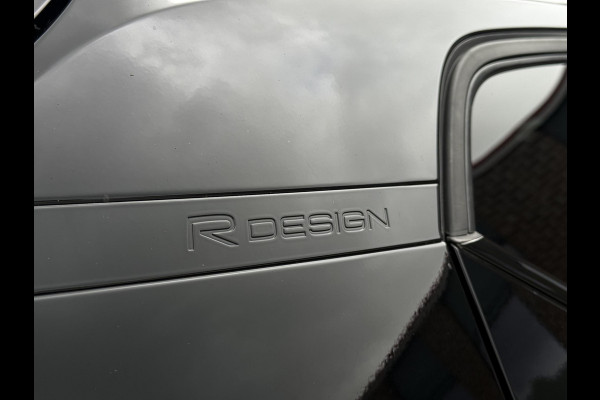 Volvo XC40 2.0 T5 AWD R-Design Intro Edition 1e Eigenaar|Pano|H&K|Camera|Trekhaak|Adap Cruise|Stuur+Stoel verw V+A|Carplay|Elek Achterklep|PDC V+A|N.A.P|APK tot 04-2027
