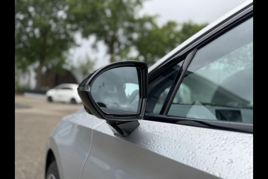 MG Mg4 electric Luxury 64 kWh MG GARANTIE T/M 07-2031| ELEK. STOEL| STOEL + STUURVERWARMING | KEYLESS|  DODE HOEK| VOL OPTIES