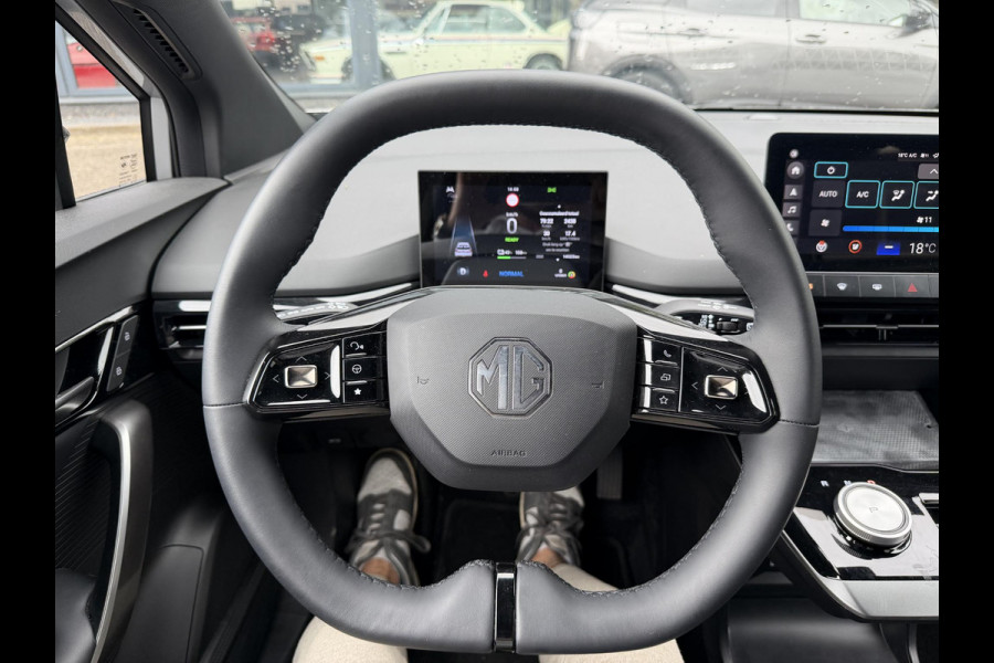 MG Mg4 electric Luxury 64 kWh MG GARANTIE T/M 07-2031| ELEK. STOEL| STOEL + STUURVERWARMING | KEYLESS|  DODE HOEK| VOL OPTIES