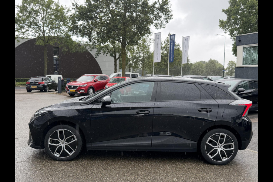 MG Mg4 electric Luxury 64 kWh | 360 CAMERA| 7 JAAR MG GARANTIE T/M 07-2031| ELEK. STOEL| DODE HOEK SENSOR| STOEL + STUURVERWARMING| ADAPTIVE CRUISE CONTROL |