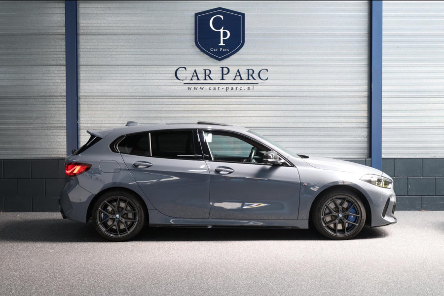 BMW 1-serie M135i xDrive 306+PK M-PERFORMANCE/LED/VIRTUAL/SFEER/PANO/LEER+S.VERWARMING/LMV/CAM/CRUISE/ECC/12 MND GARANTIE!