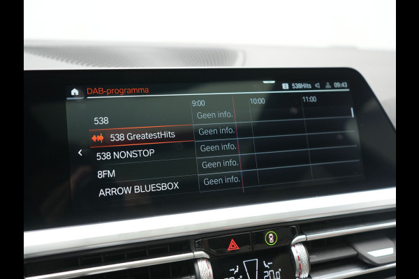 BMW 3 Serie Touring 330e xDrive M Sport PHEV 293pk Dealer O.H | Panodak | Head Up | Camera | Laser LED | Lederen Sportstoelen Memory & Verwarmd | Keyless | Cruise Control | BLIS | Apple Carplay | Virtual | Navigatie | DAB | 18"L.M | Plug In Hybrid |