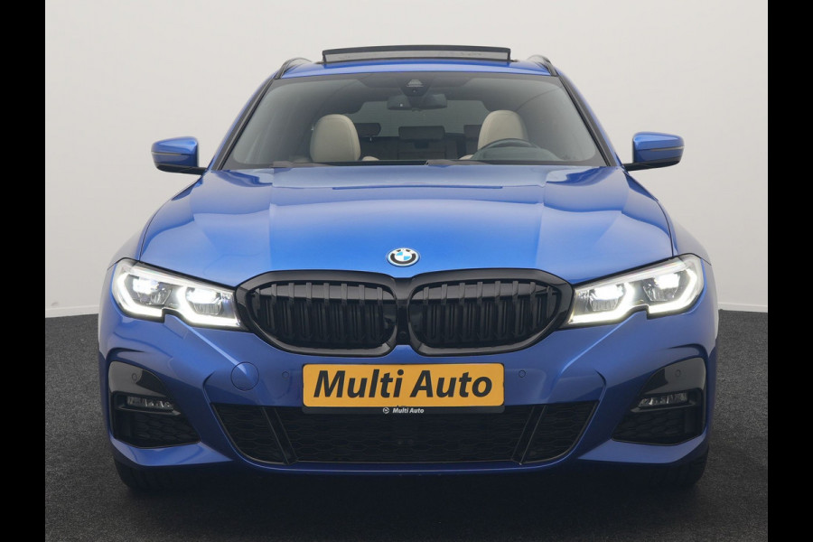 BMW 3 Serie Touring 330e xDrive M Sport PHEV 293pk Dealer O.H | Panodak | Head Up | Camera | Laser LED | Lederen Sportstoelen Memory & Verwarmd | Keyless | Cruise Control | BLIS | Apple Carplay | Virtual | Navigatie | DAB | 18"L.M | Plug In Hybrid |