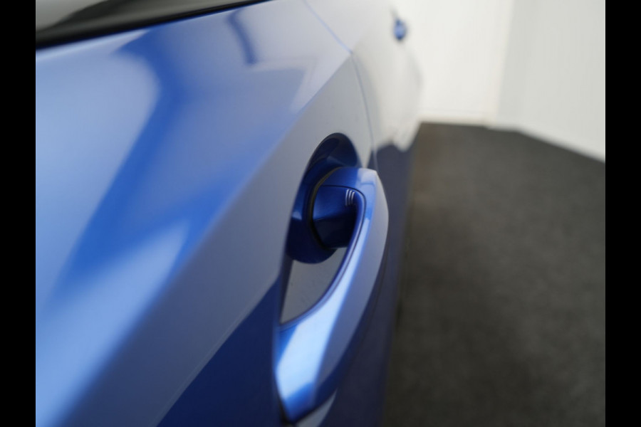 BMW 3 Serie Touring 330e xDrive M Sport PHEV 293pk Dealer O.H | Panodak | Head Up | Camera | Laser LED | Lederen Sportstoelen Memory & Verwarmd | Keyless | Cruise Control | BLIS | Apple Carplay | Virtual | Navigatie | DAB | 18"L.M | Plug In Hybrid |