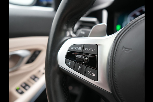 BMW 3 Serie Touring 330e xDrive M Sport PHEV 293pk Dealer O.H | Panodak | Head Up | Camera | Laser LED | Lederen Sportstoelen Memory & Verwarmd | Keyless | Cruise Control | BLIS | Apple Carplay | Virtual | Navigatie | DAB | 18"L.M | Plug In Hybrid |