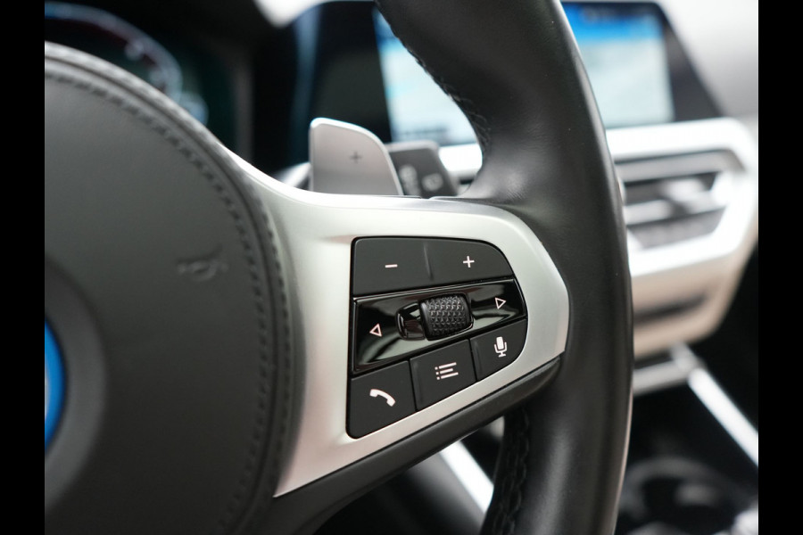 BMW 3 Serie Touring 330e xDrive M Sport PHEV 293pk Dealer O.H | Panodak | Head Up | Camera | Laser LED | Lederen Sportstoelen Memory & Verwarmd | Keyless | Cruise Control | BLIS | Apple Carplay | Virtual | Navigatie | DAB | 18"L.M | Plug In Hybrid |