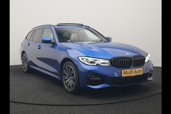 BMW 3 Serie Touring 330e xDrive M Sport PHEV 293pk Dealer O.H | Panodak | Head Up | Camera | Laser LED | Lederen Sportstoelen Memory & Verwarmd | Keyless | Cruise Control | BLIS | Apple Carplay | Virtual | Navigatie | DAB | 18"L.M | Plug In Hybrid |