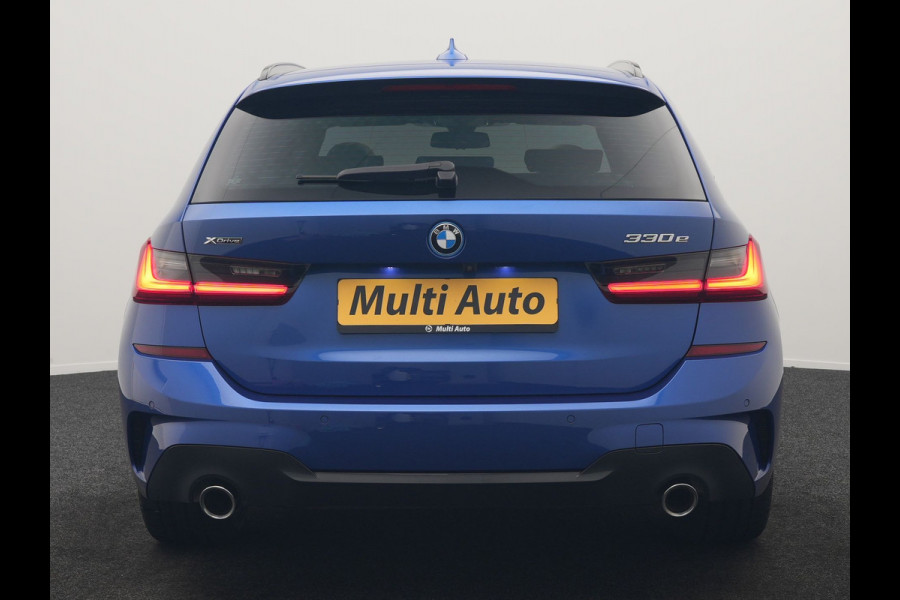 BMW 3 Serie Touring 330e xDrive M Sport PHEV 293pk Dealer O.H | Panodak | Head Up | Camera | Laser LED | Lederen Sportstoelen Memory & Verwarmd | Keyless | Cruise Control | BLIS | Apple Carplay | Virtual | Navigatie | DAB | 18"L.M | Plug In Hybrid |