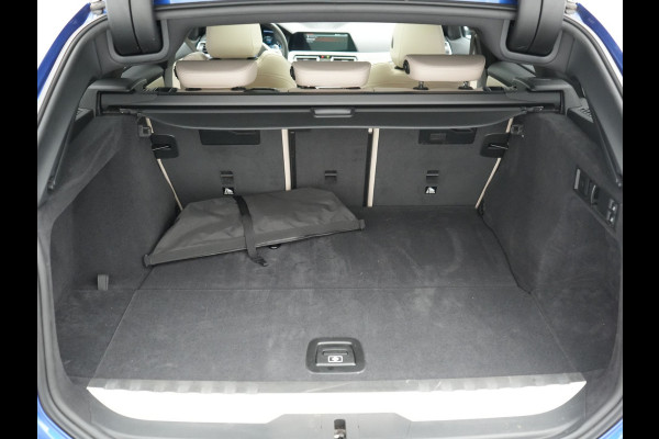 BMW 3 Serie Touring 330e xDrive M Sport PHEV 293pk Dealer O.H | Panodak | Head Up | Camera | Laser LED | Lederen Sportstoelen Memory & Verwarmd | Keyless | Cruise Control | BLIS | Apple Carplay | Virtual | Navigatie | DAB | 18"L.M | Plug In Hybrid |