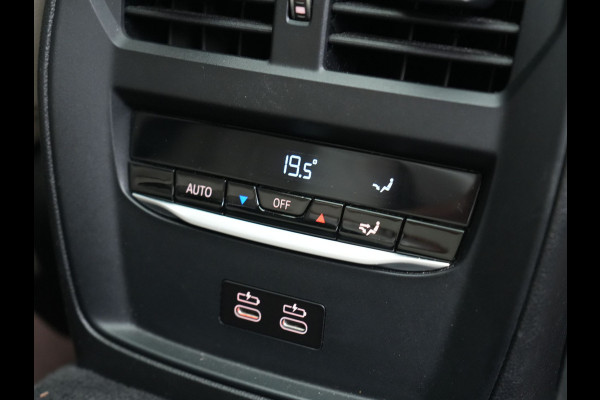 BMW 3 Serie Touring 330e xDrive M Sport PHEV 293pk Dealer O.H | Panodak | Head Up | Camera | Laser LED | Lederen Sportstoelen Memory & Verwarmd | Keyless | Cruise Control | BLIS | Apple Carplay | Virtual | Navigatie | DAB | 18"L.M | Plug In Hybrid |