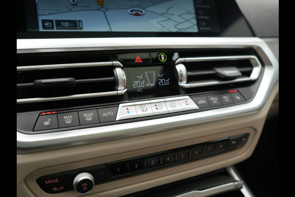 BMW 3 Serie Touring 330e xDrive M Sport PHEV 293pk Dealer O.H | Panodak | Head Up | Camera | Laser LED | Lederen Sportstoelen Memory & Verwarmd | Keyless | Cruise Control | BLIS | Apple Carplay | Virtual | Navigatie | DAB | 18"L.M | Plug In Hybrid |