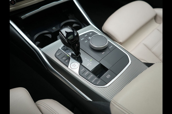 BMW 3 Serie Touring 330e xDrive M Sport PHEV 293pk Dealer O.H | Panodak | Head Up | Camera | Laser LED | Lederen Sportstoelen Memory & Verwarmd | Keyless | Cruise Control | BLIS | Apple Carplay | Virtual | Navigatie | DAB | 18"L.M | Plug In Hybrid |