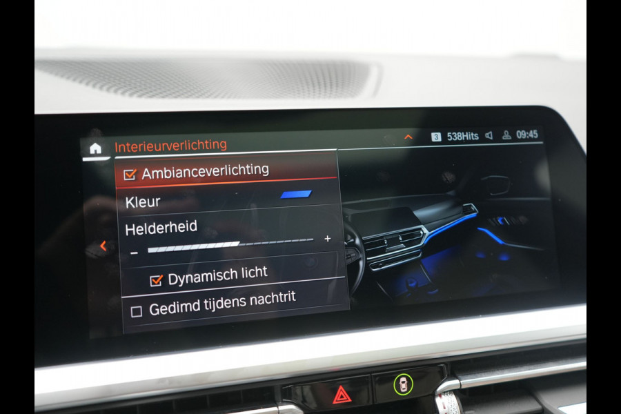BMW 3 Serie Touring 330e xDrive M Sport PHEV 293pk Dealer O.H | Panodak | Head Up | Camera | Laser LED | Lederen Sportstoelen Memory & Verwarmd | Keyless | Cruise Control | BLIS | Apple Carplay | Virtual | Navigatie | DAB | 18"L.M | Plug In Hybrid |