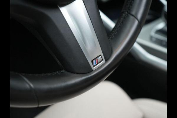 BMW 3 Serie Touring 330e xDrive M Sport PHEV 293pk Dealer O.H | Panodak | Head Up | Camera | Laser LED | Lederen Sportstoelen Memory & Verwarmd | Keyless | Cruise Control | BLIS | Apple Carplay | Virtual | Navigatie | DAB | 18"L.M | Plug In Hybrid |